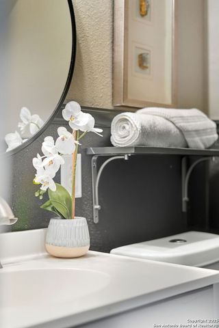 16415 Hillview Pass Dr, San Antonio, TX 78247