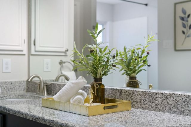 16415 Hillview Pass Dr, San Antonio, TX 78247