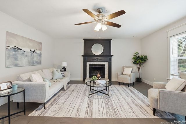 16415 Hillview Pass Dr, San Antonio, TX 78247