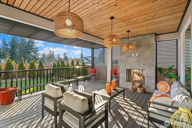 21713 SE 256th Place, Maple Valley, WA 98038