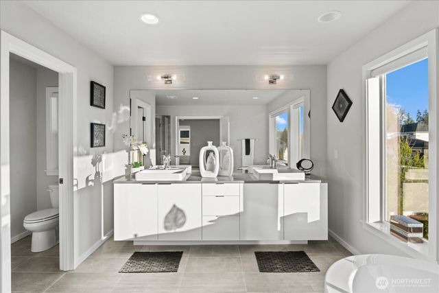 21713 SE 256th Place, Maple Valley, WA 98038