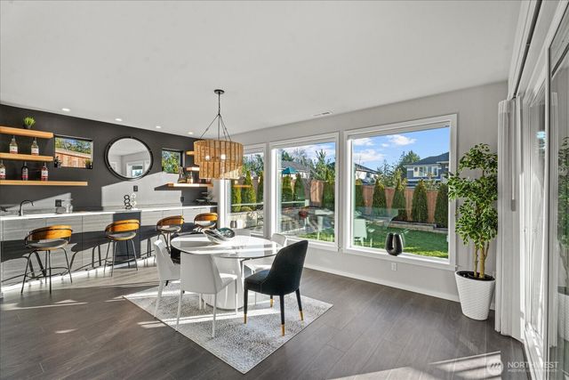 21713 SE 256th Place, Maple Valley, WA 98038