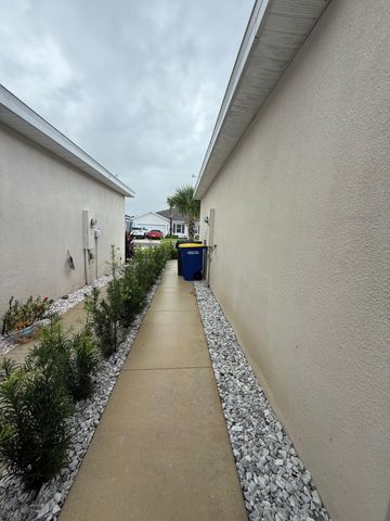 286 Raspberry Road, Fort Pierce, FL 34981