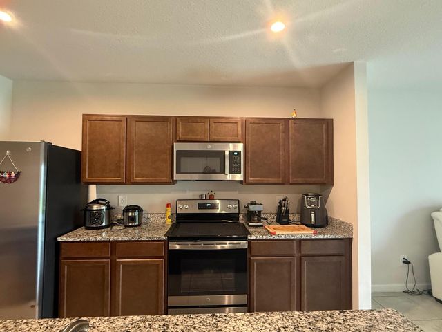 286 Raspberry Road, Fort Pierce, FL 34981