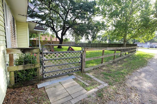 4406 Fm-646, Santa Fe, TX 77510