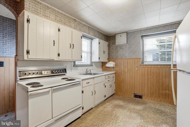 824 COLLENBROOK AVE, Drexel Hill, PA 19026