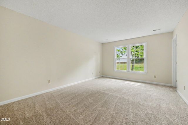 6802 Fairpoint Court, Raleigh, NC 27613