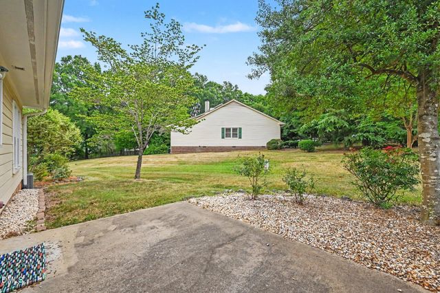 6802 Fairpoint Court, Raleigh, NC 27613