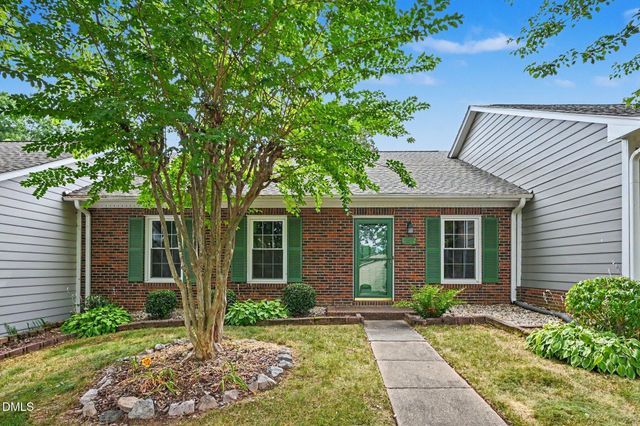 6802 Fairpoint Court, Raleigh, NC 27613