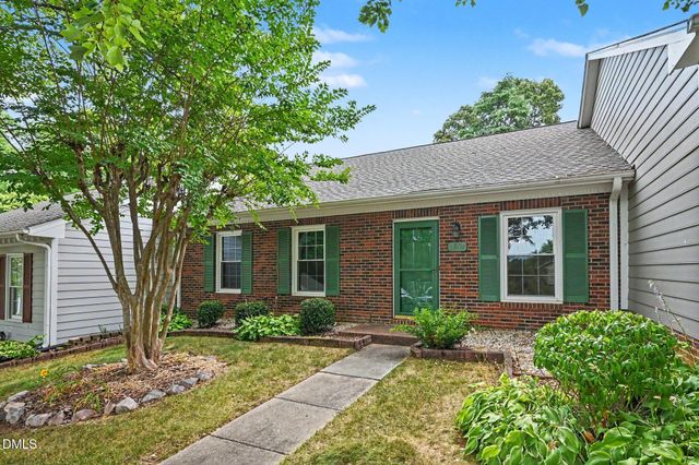 6802 Fairpoint Court, Raleigh, NC 27613