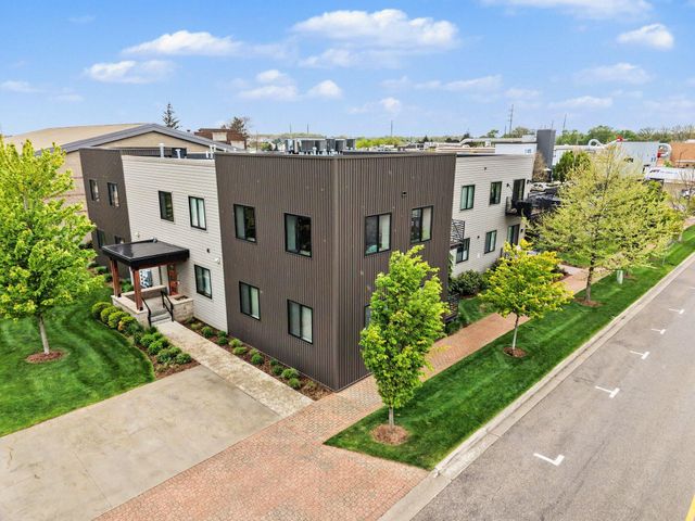 110 Central Avenue 102, Holland, MI 49423