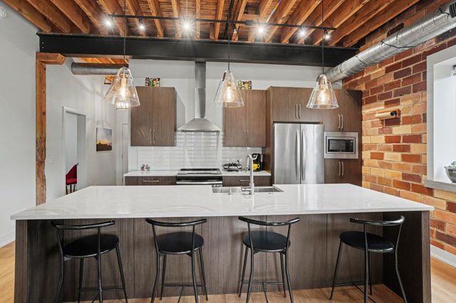 110 Central Avenue 102, Holland, MI 49423