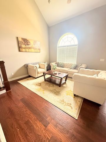 228 Heatherwood Dr, Murfreesboro, TN 37129