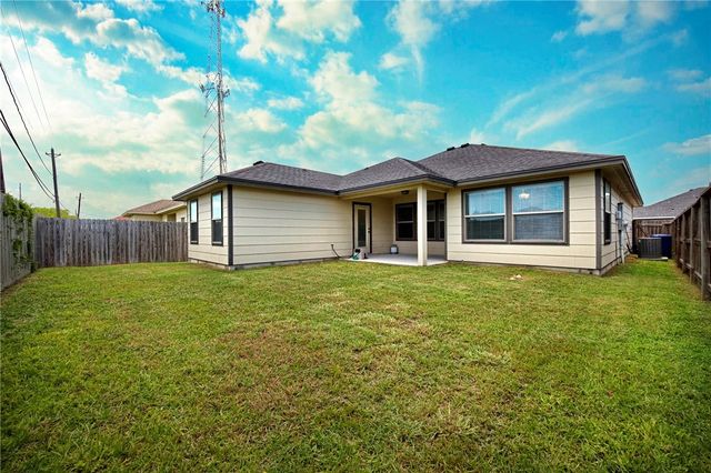7209 Lake Tranquility Dr, Corpus Christi, TX 78414