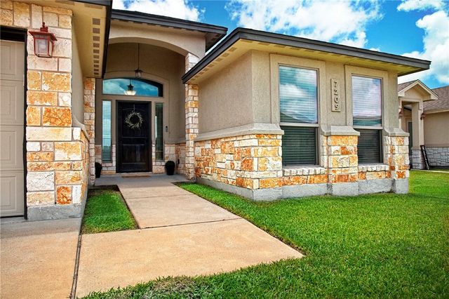 7209 Lake Tranquility Dr, Corpus Christi, TX 78414