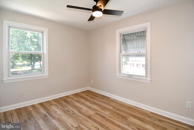 2124 S OXFORD ST, Arlington, VA 22204