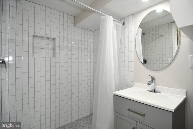 2124 S OXFORD ST, Arlington, VA 22204