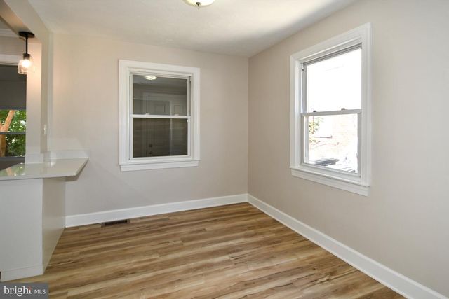 2124 S OXFORD ST, Arlington, VA 22204