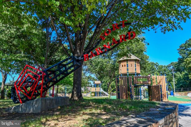 2124 S OXFORD ST, Arlington, VA 22204