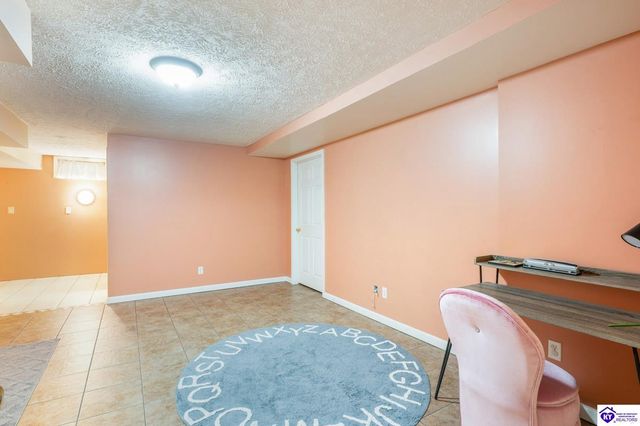 625 Hickory Lane, Elizabethtown, KY 42701