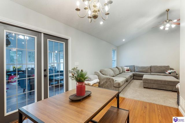 625 Hickory Lane, Elizabethtown, KY 42701