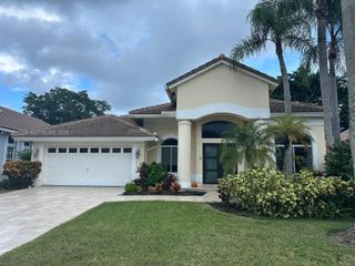 19922 Dinner Key Dr, Boca Raton, FL 33498