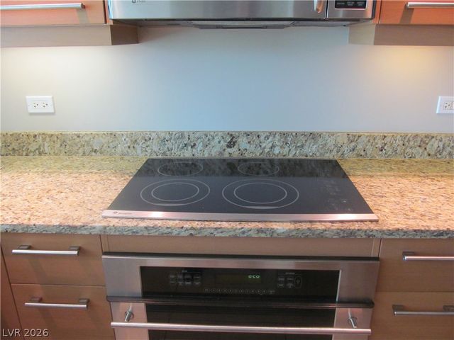 222 Karen Avenue 1105, Las Vegas, NV 89109