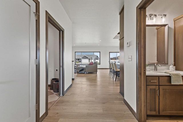 733 TAMBOUR COURT, De Pere, WI 54115