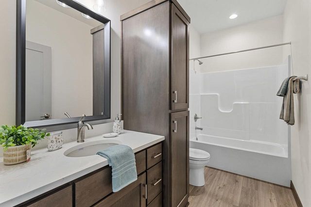 733 TAMBOUR COURT, De Pere, WI 54115