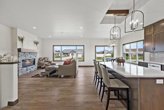 733 TAMBOUR COURT, De Pere, WI 54115