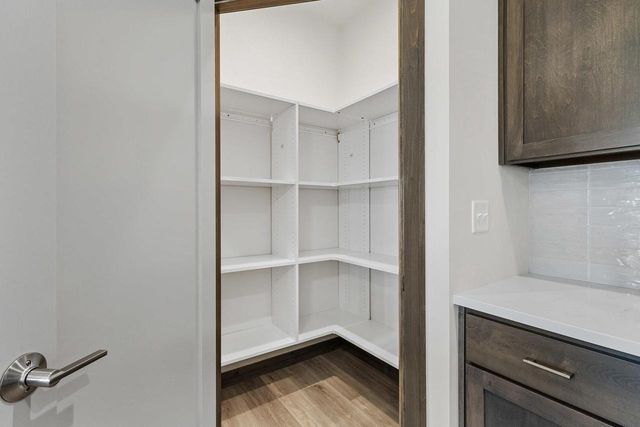 733 TAMBOUR COURT, De Pere, WI 54115