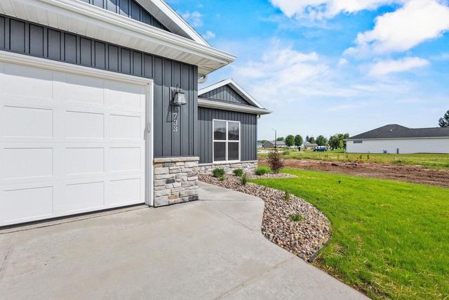 733 TAMBOUR COURT, De Pere, WI 54115