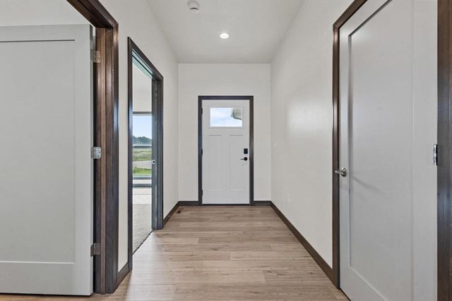 733 TAMBOUR COURT, De Pere, WI 54115