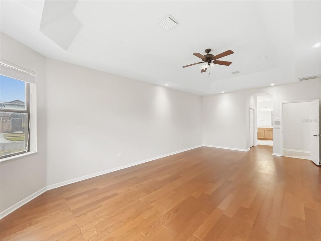 Image 22 of property listing at 8437 WHITE POPLAR DRIVE, Riverview, FL 33578