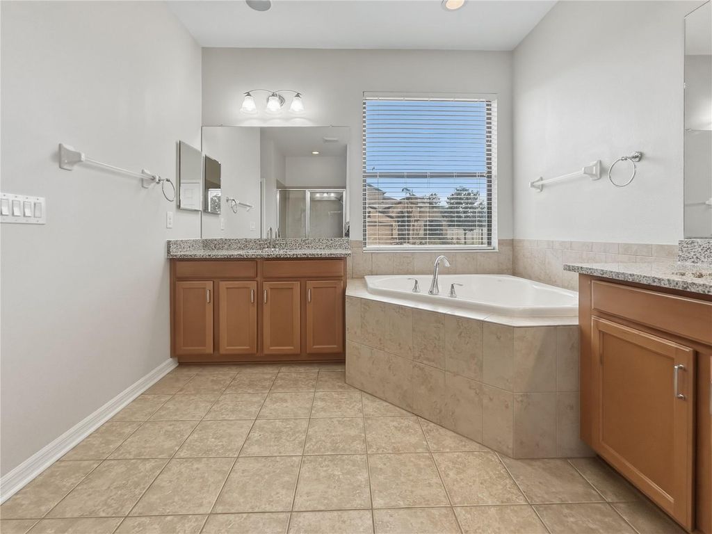 Image 25 of property listing at 8437 WHITE POPLAR DRIVE, Riverview, FL 33578