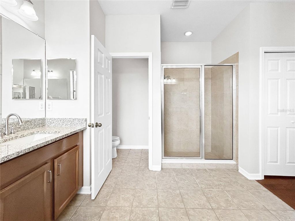 Image 27 of property listing at 8437 WHITE POPLAR DRIVE, Riverview, FL 33578