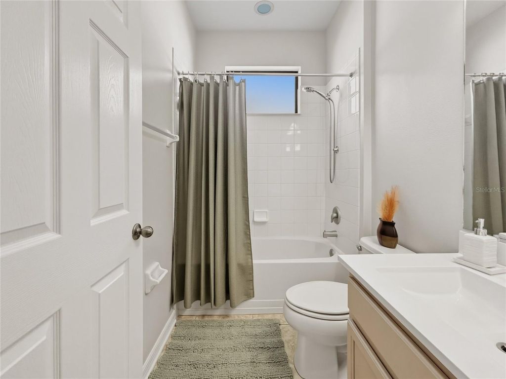 Image 37 of property listing at 8437 WHITE POPLAR DRIVE, Riverview, FL 33578