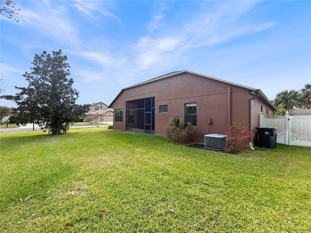 Image 44 of property listing at 8437 WHITE POPLAR DRIVE, Riverview, FL 33578