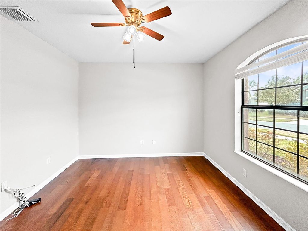 Image 7 of property listing at 8437 WHITE POPLAR DRIVE, Riverview, FL 33578