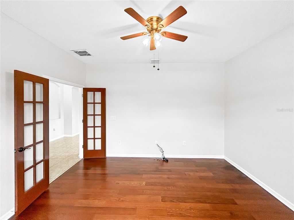 Image 8 of property listing at 8437 WHITE POPLAR DRIVE, Riverview, FL 33578