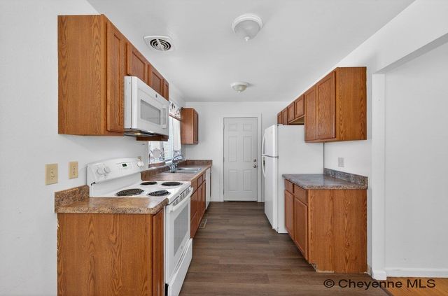 221 DESMET DR, Cheyenne, WY 82007