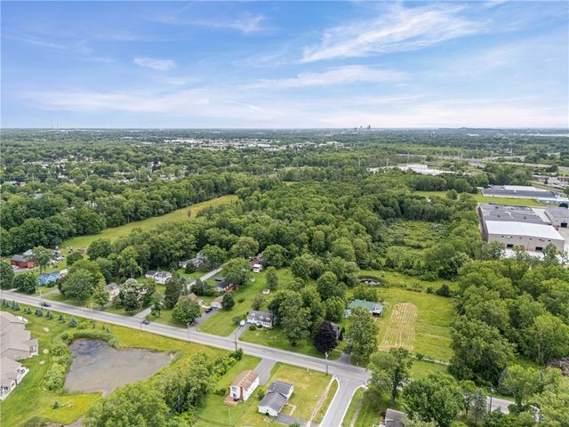 4 Mercury Drive, Gates, NY 14624