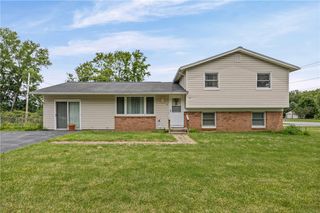 4 Mercury Drive, Gates, NY 14624