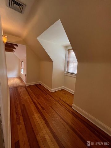 8 Lakeview Avenue, East Brunswick, NJ 08816