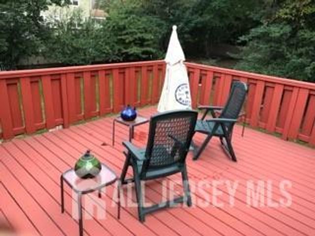 8 Lakeview Avenue, East Brunswick, NJ 08816