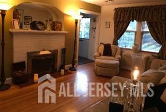 8 Lakeview Avenue, East Brunswick, NJ 08816