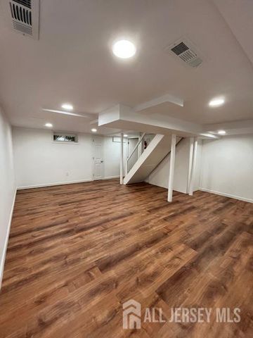 8 Lakeview Avenue, East Brunswick, NJ 08816