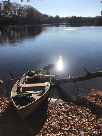 8 Lakeview Avenue, East Brunswick, NJ 08816