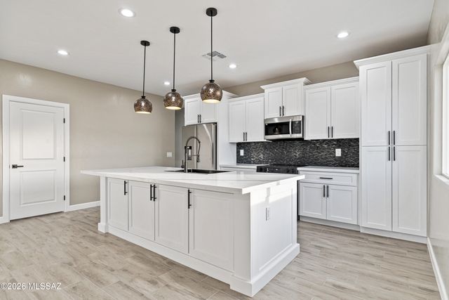 7863 S Cardinal Avenue, Tucson, AZ 85746