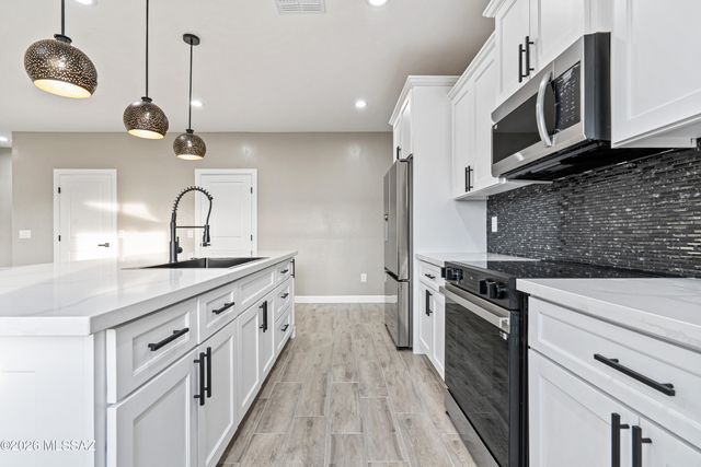 7863 S Cardinal Avenue, Tucson, AZ 85746